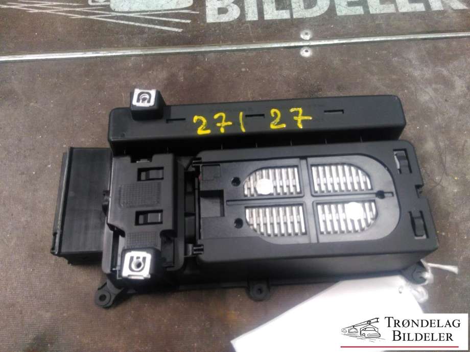 Dashbord diverse til Audi A4, Allroad 2016-->> (Type II) (B9) (B9) (8W0 864 981 D|)