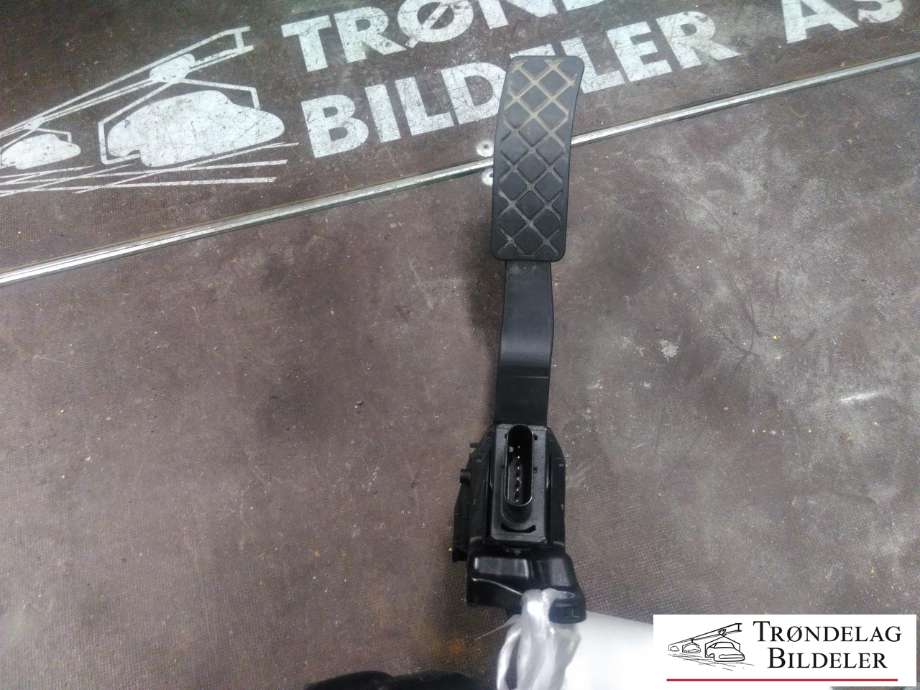 Pedal gass til Audi A4, Allroad 2016-->> (Type II) (B9) (B9) (8W1 321 523|6PW 011 642-01|)