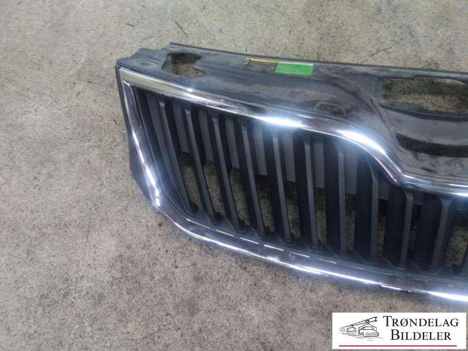 Grill til Škoda Rapid 2012-2019  (5JA 853 668|)