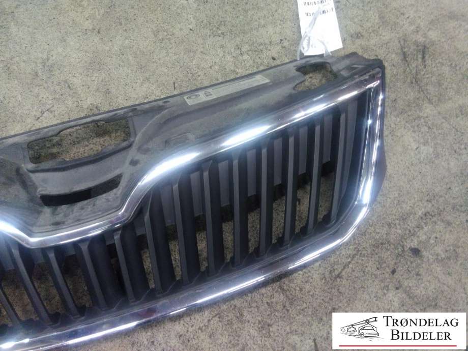 Grill til Škoda Rapid 2012-2019  (5JA 853 668|)