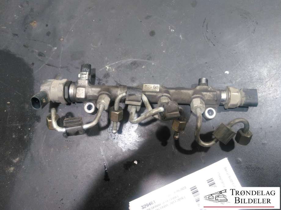 Dyseskinne (fuelrail) til Škoda Octavia 2013-2016 (Type III, Fase 1)  (04L130089D|057130764AB|04L906054|04L906054E|)