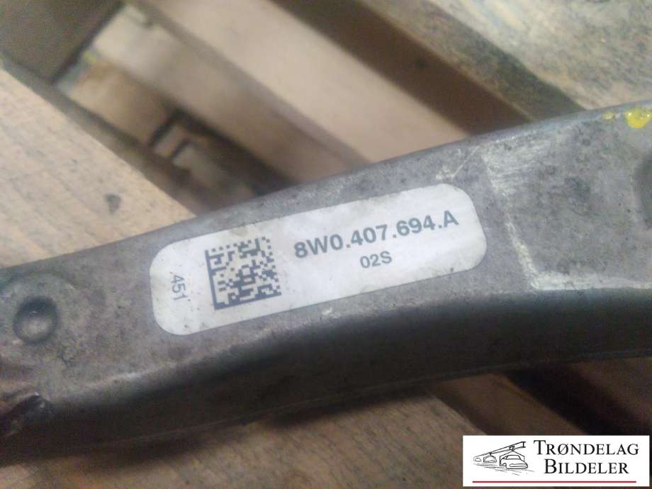 Bærebru høyre foran nedre til Audi A4, Allroad 2016-->> (Type II) (B9) (B9) (8W0407694A|)