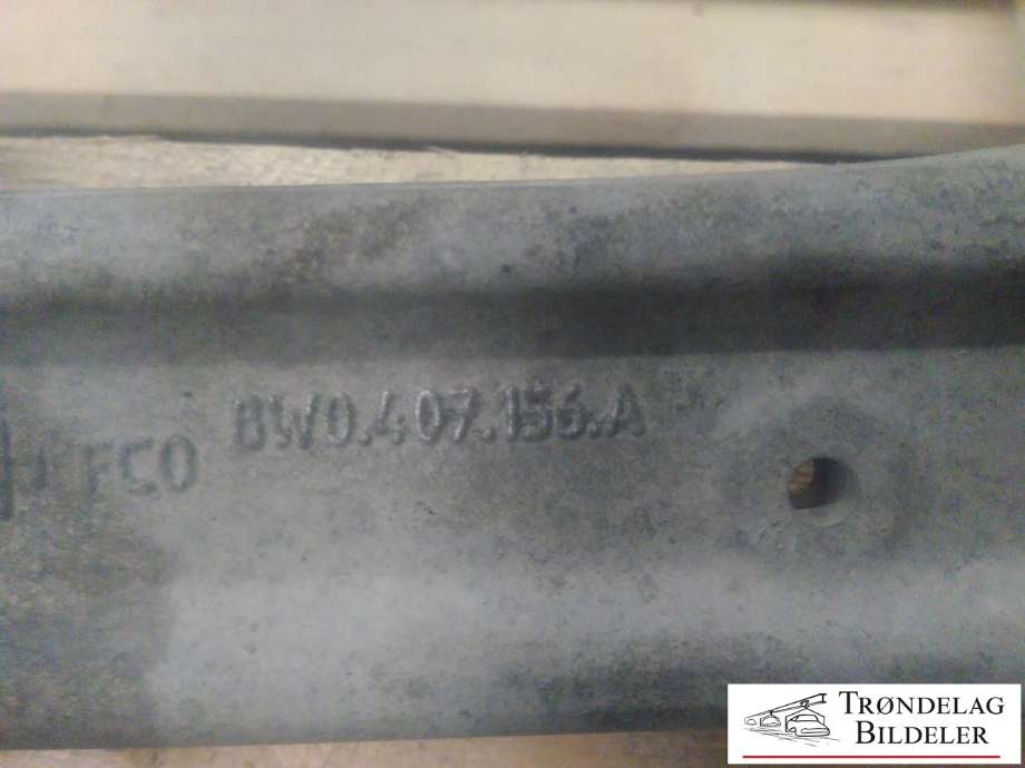 Bærebru høyre foran nedre til Audi A4, Allroad 2016-->> (Type II) (B9) (B9) (8W0407156A|)