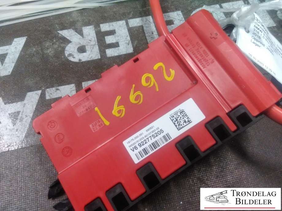 Sikringsboks bagasjerom til BMW 3-Serie 2012-2018 (F30/F31/F34) (F30/F31/F34) (922775205|)