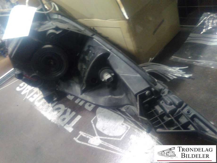 Frontlykt høyre halogen til Chevrolet Spark 2011-->>  (95281475|)