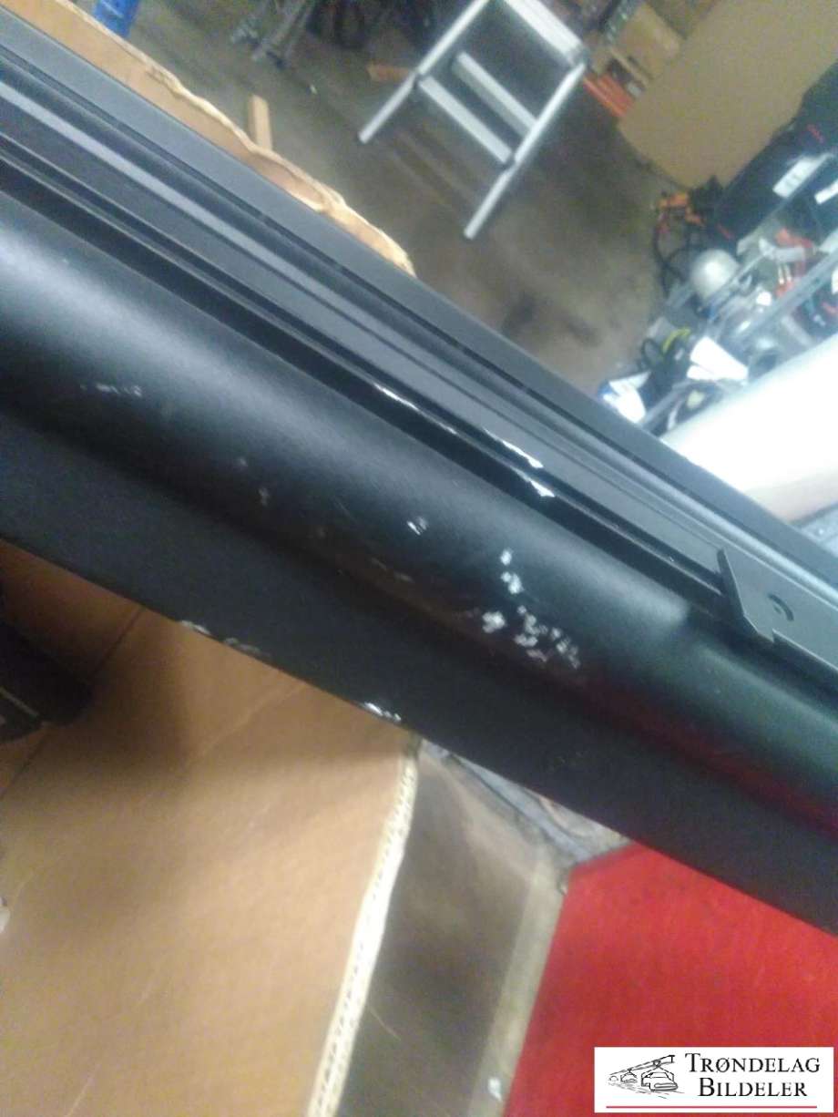 Bagasjerom rollon til BMW 5-Serie 2010-2017 (F10/F11) (F10/F11) (4877528|003060016500|)