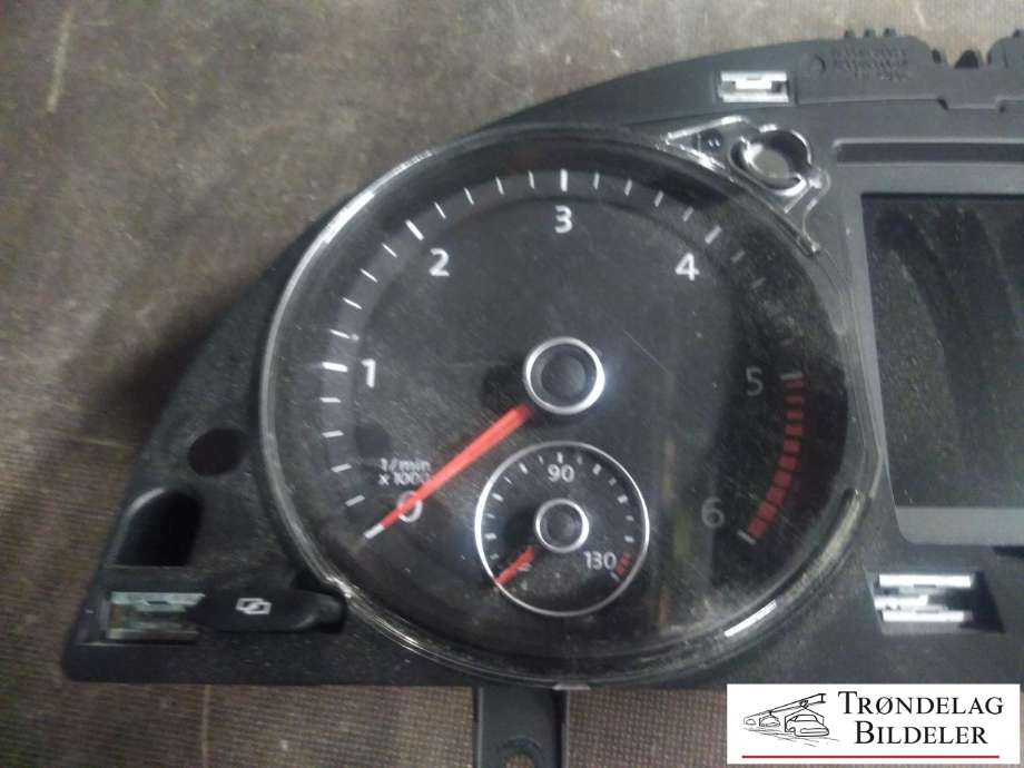 Instrumentpanel til VW Passat 2011-2015 (B7) (B7) (3AA 920 870 A|)