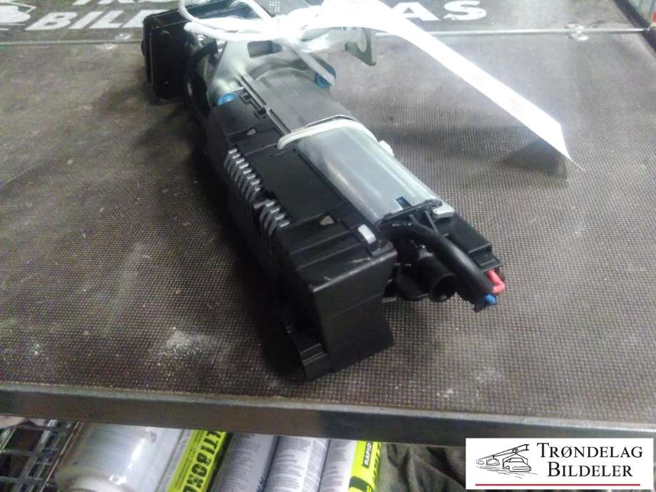 Baklukeåpner motor til VW Passat 2011-2015 (B7) (B7) (3C9 827 383 J|)