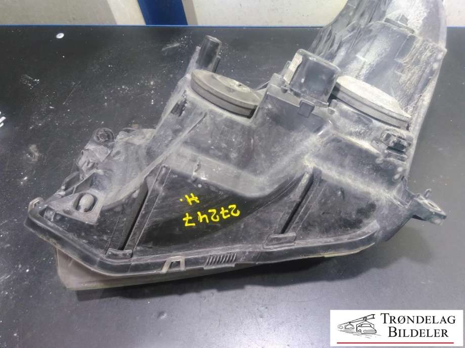 Frontlykt høyre halogen til Opel Astra H 2004-2009  (HELLA|1EG 270 370 -52|)