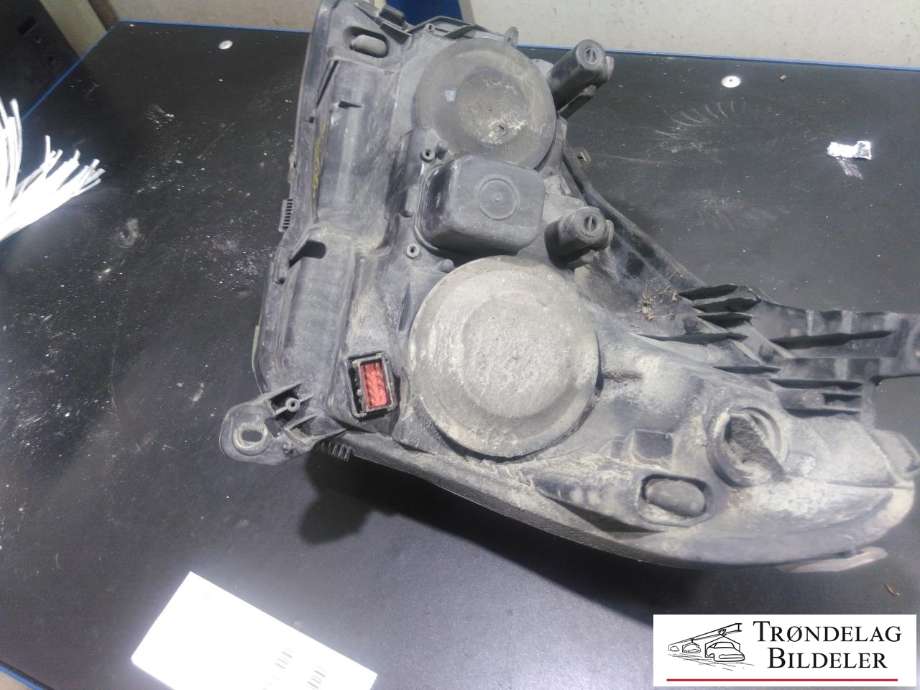 Frontlykt høyre halogen til Opel Astra H 2004-2009  (HELLA|1EG 270 370 -52|)
