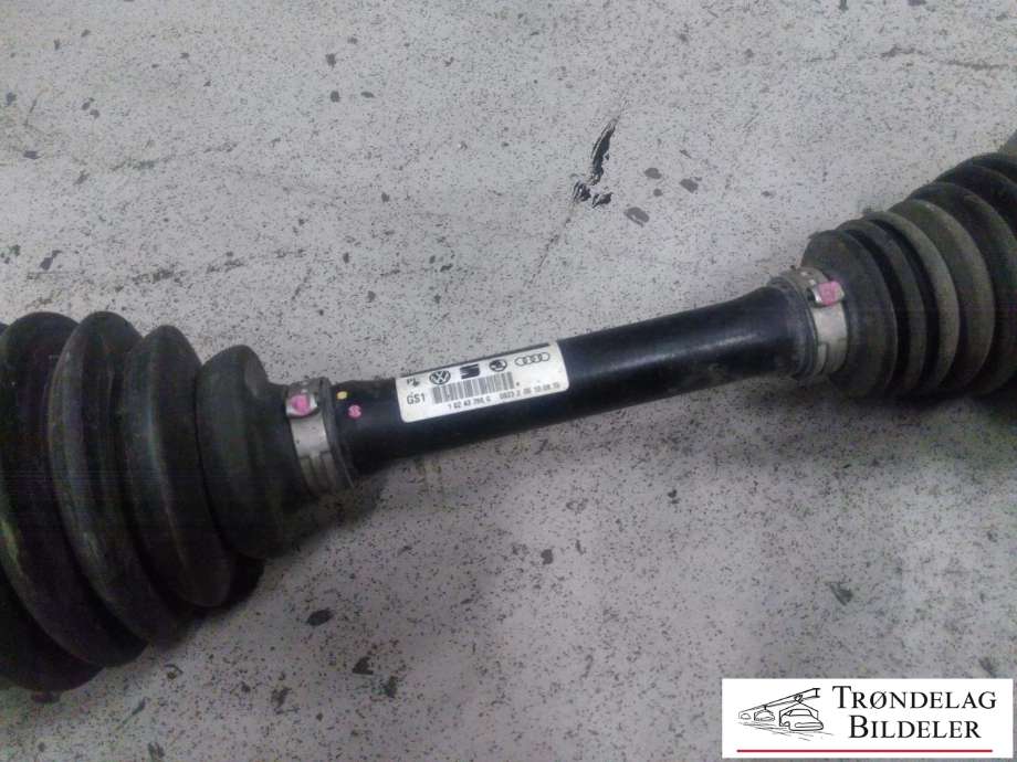 Drivaksel venstre foran, diesel/manuell til VW Transporter / Caravelle 2015-2019 (T6) (T6) (7E0 407 271 R|)
