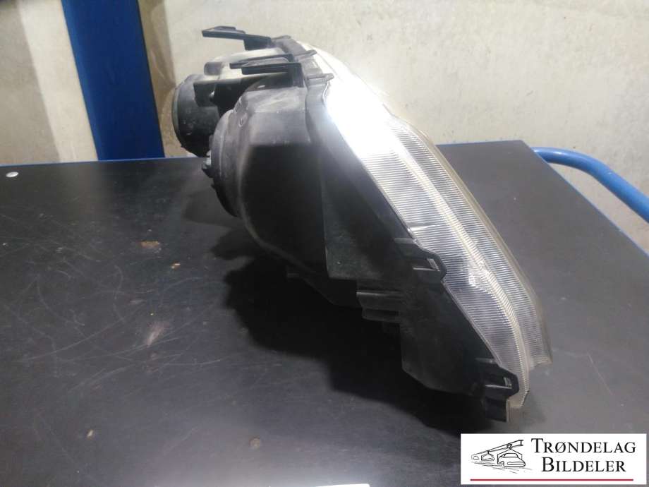 Frontlykt venstre halogen til Suzuki Grand Vitara 2005-2015 (Type III) (35320-65J11-000|)
