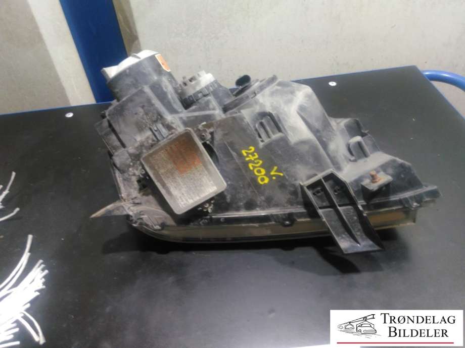Frontlykt venstre xenon til Suzuki Grand Vitara 2005-2015 (Type III) (35320-65JB1|)