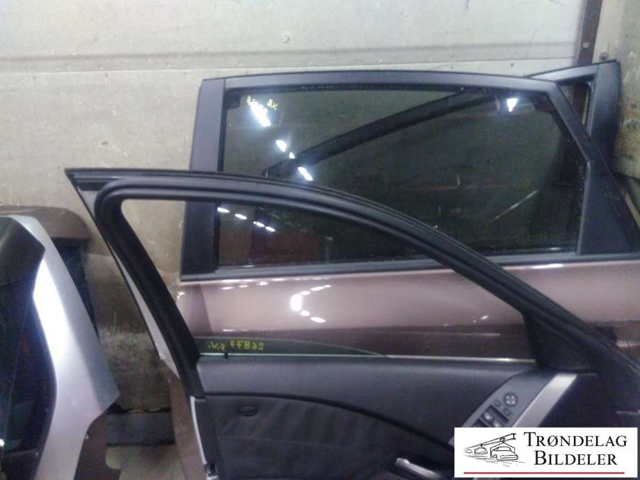Dør venstre foran til BMW 5-Serie 2003-2010 (E60/E61) (E60/E61) (41 51 5 A2A 3A5|)