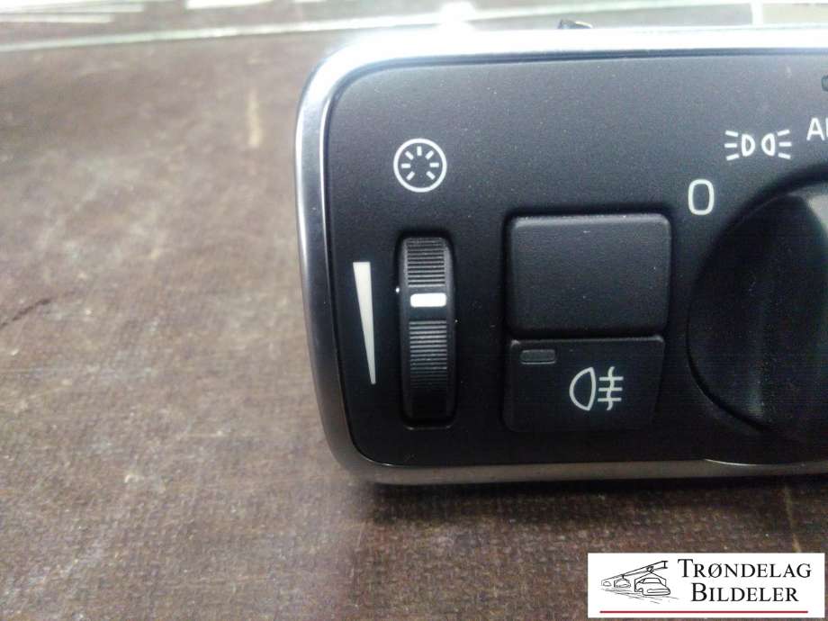 Bryter lys til Volvo V70 2014-2016 (Type III, Fase 2)  (VOLVO|30739448|)