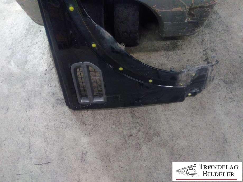 Skjerm høyre foran til Land Rover Discovery 2005-2009 (Type III)  (ASB780020|5H2216015AA|)