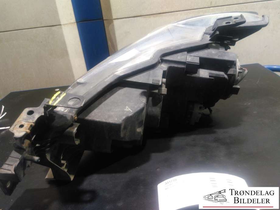 Frontlykt høyre xenon til Mazda 6 2013-2015 (Type III, Fase 1) (GHR4-51-031F|)