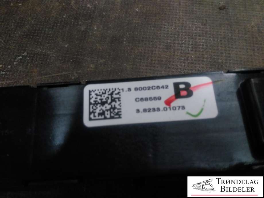 Bryter nødblink til Mitsubishi Outlander 2015-->> (Type III, Fase 2)  (8002C642|C68559|)