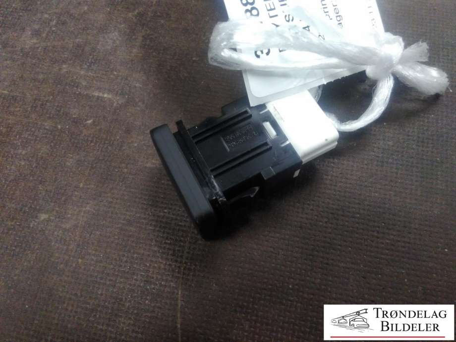 Bryter diverse til Mitsubishi Outlander 2015-->> (Type III, Fase 2)  (8616A074|)
