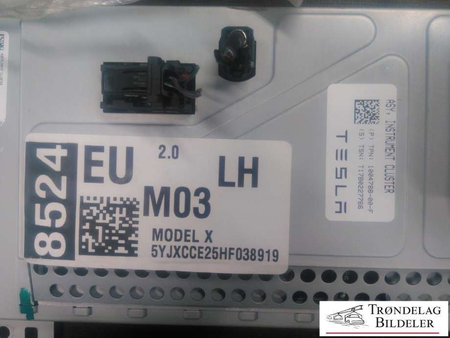 Instrumentpanel til Tesla Model X 2016-->>  (100478800F|)
