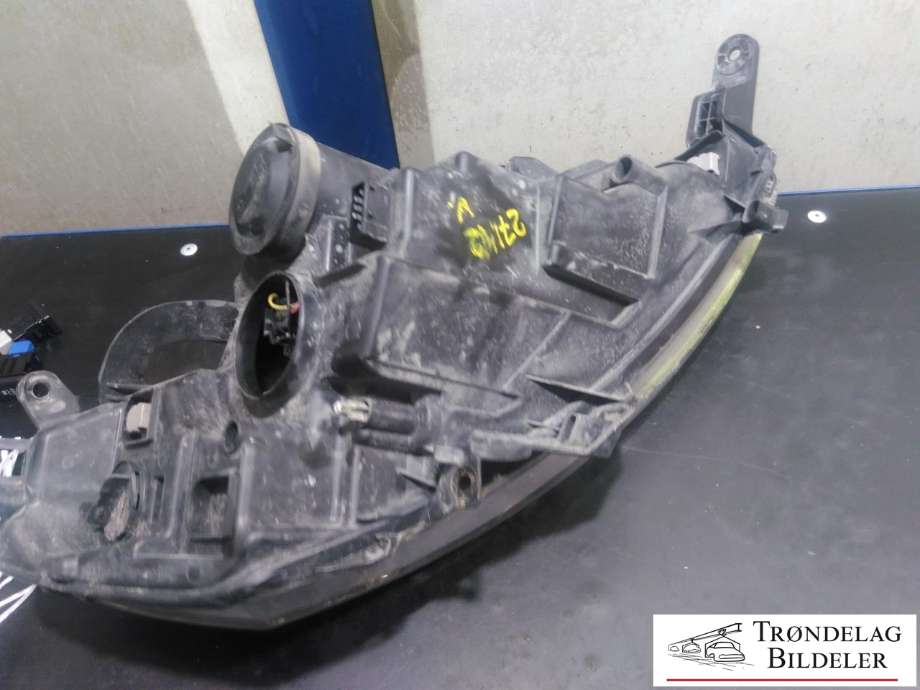 Frontlykt venstre halogen til Peugeot Expert 2007-2016 (Type II)  (VALEO|6208L0|1401368180|89902605)
