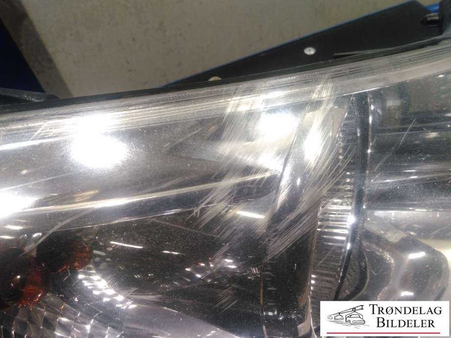 Frontlykt høyre halogen til Peugeot Expert 2007-2016 (Type II)  (VALEO|89902604|14 013 679 80|)