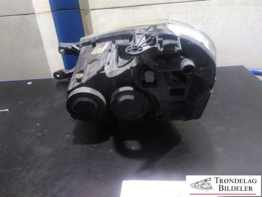 Frontlykt høyre halogen til Peugeot Expert 2007-2016 (Type II)  (VALEO|89902604|14 013 679 80|)