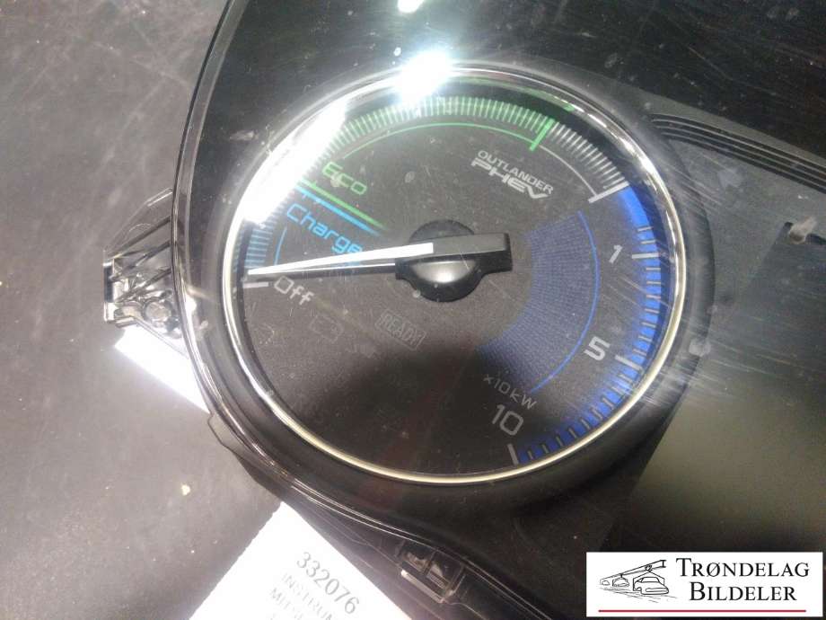 Instrumentpanel til Mitsubishi Outlander 2015-->> (Type III, Fase 2)  (8100C658|0T34539|)