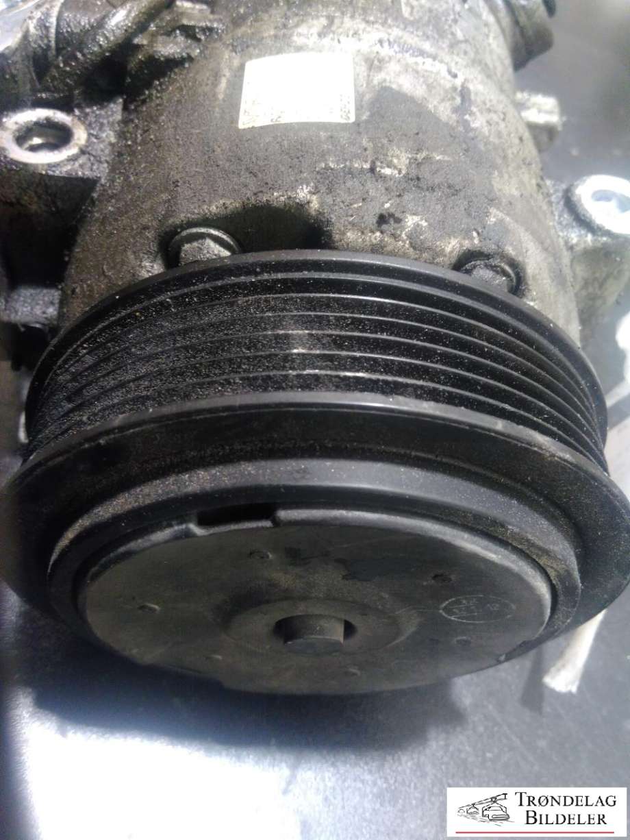 Aircondition kompressor til Škoda Fabia 2010-2014 (Type II, Fase 2)  (89026|07E01328|6Q080806G|6Q0820803B|6Q0820803D|6Q0820803DX|6Q0820803E|6Q0820803G|6Q0820803H|6Q0820803HX|6Q0820803J|6Q0820803K|6Q0820803NX|6Q0 820 808 F|6Q0 820 808 G)