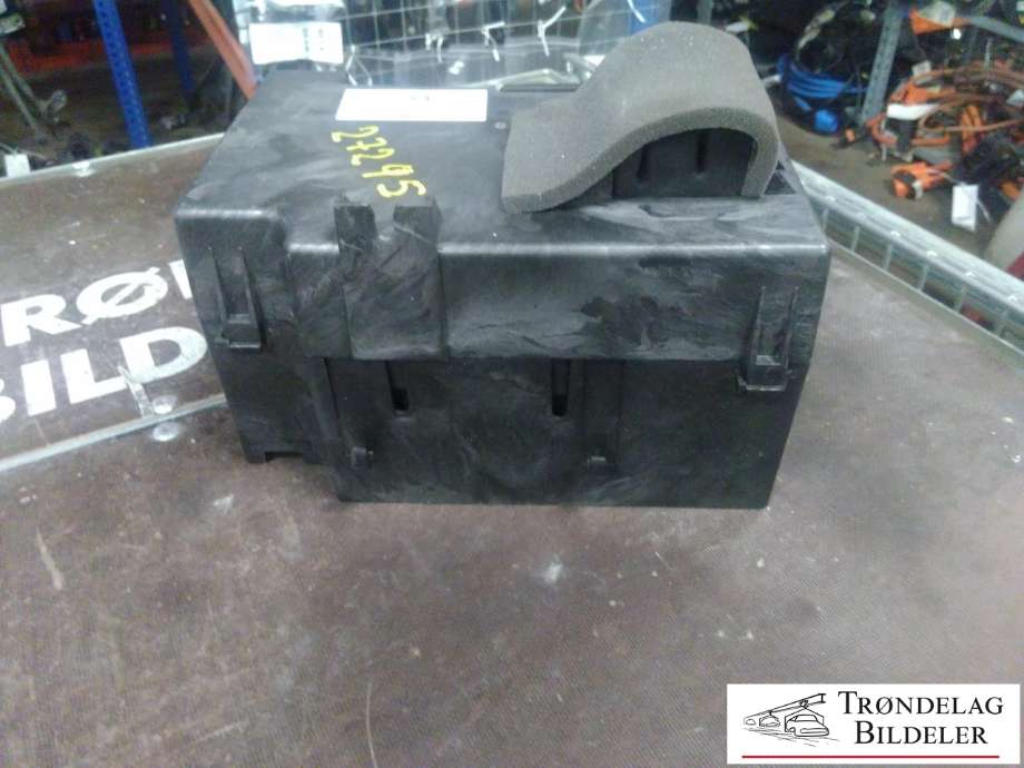 Diverse deler til Mercedes G-Wagen 1990-->> (W463) (W463) (4638002400|)