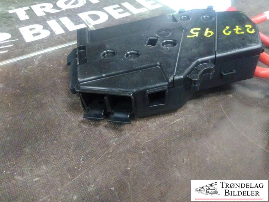 Sikringsboks til Mercedes G-Wagen 1990-->> (W463) (W463) (A4635409803|)