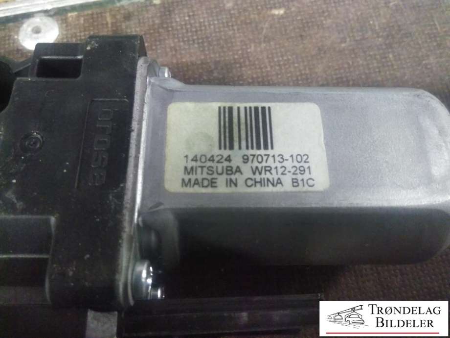 Ruteheis, kun motor, venstre foran til Volvo XC70 2014-2016 (Type II, Fase 2)  (970713-102|)