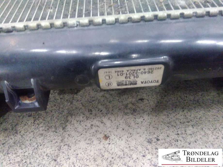 Radiator (automat gir) til Toyota Hilux 2016-2020  