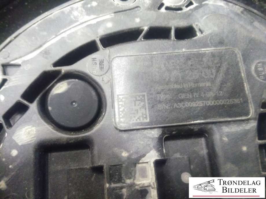 AdBlue tank til Mercedes G-Wagen 1990-->> (W463) (W463) (A0994712500|A 167 470 82 02|)