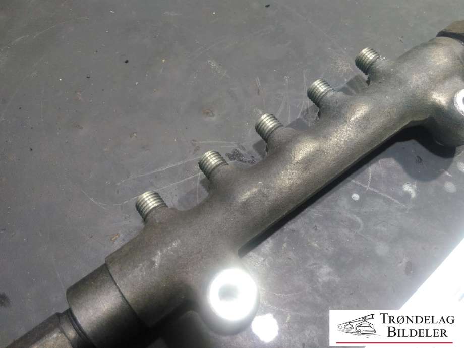 Dyseskinne (fuelrail) til Subaru Impreza 2008-2012 (Type III)