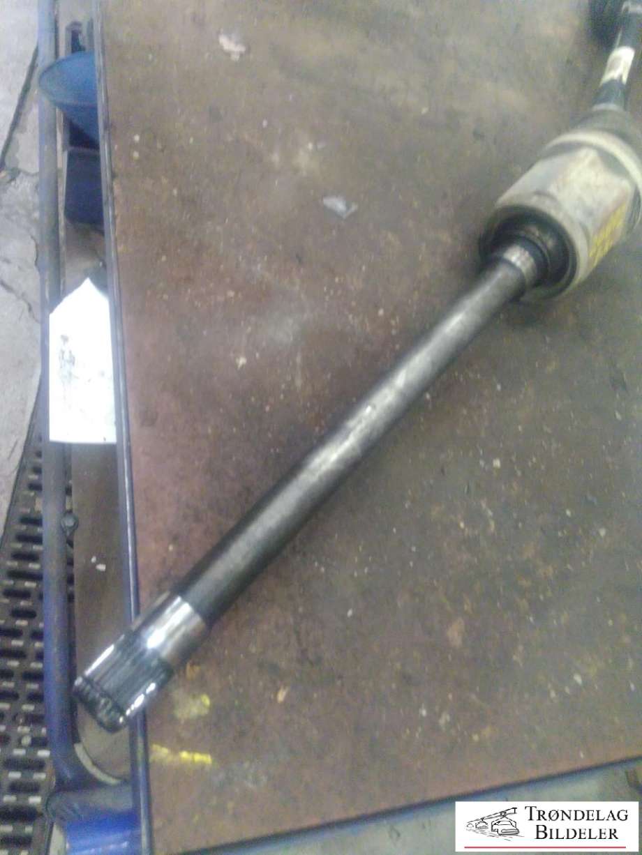 Drivaksel høyre foran, diesel/manuell til BMW X3 2007-2010 (Fase 2) (E83) (E83) (31 60 3 450 566|)