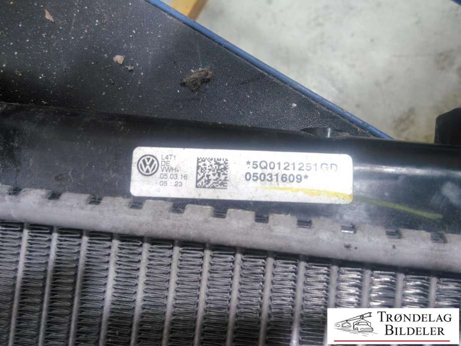 Radiator (manuell gir) til Škoda Superb 2015-->> (Type III)  (5Q0121251GD|)