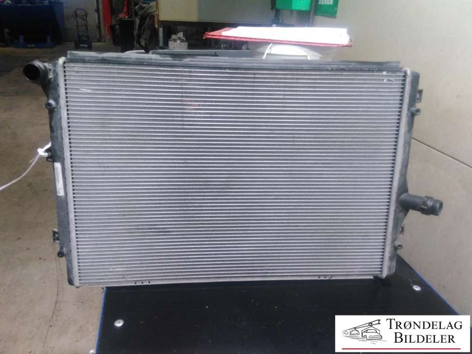 Radiator (automat gir) til Audi A3 2009-2012 (Type II, Fase 2)  (1K0121251DD|)