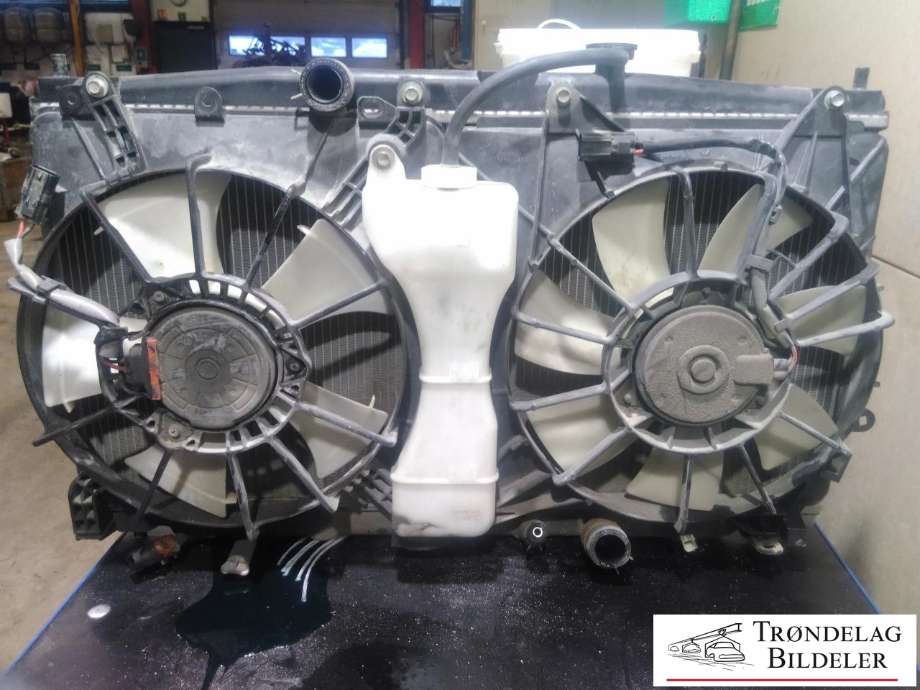 Radiator (automat gir) til Honda Insight 2009-2013  (19010RBJ004|)