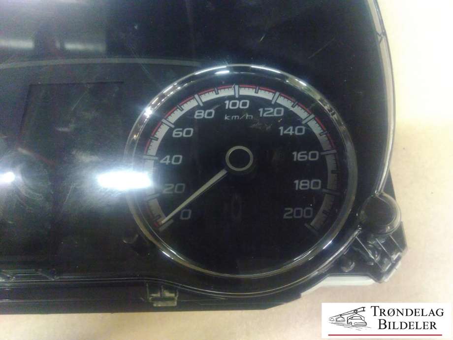Instrumentpanel til Mitsubishi L200 2019-->> (Type V, Fase 2) (8100C770|)