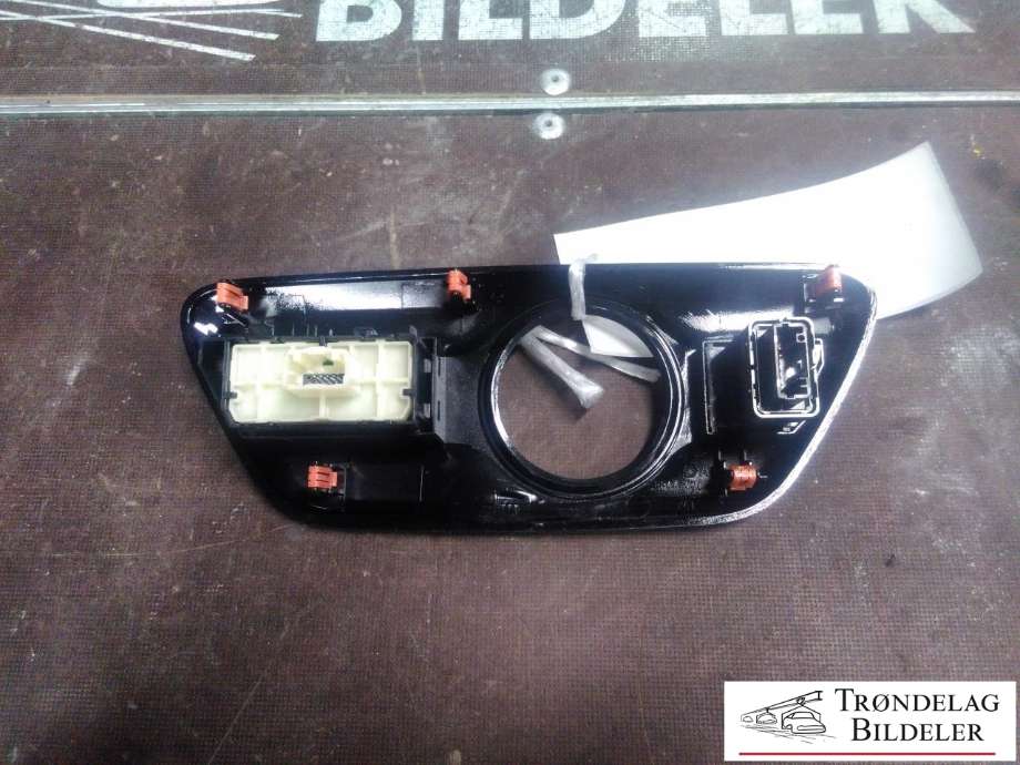 Bryter elektrisk håndbrekk/parkbrems til Toyota Prius 2016-2023 (Type IV) (combi) (combi) (8401047320|)