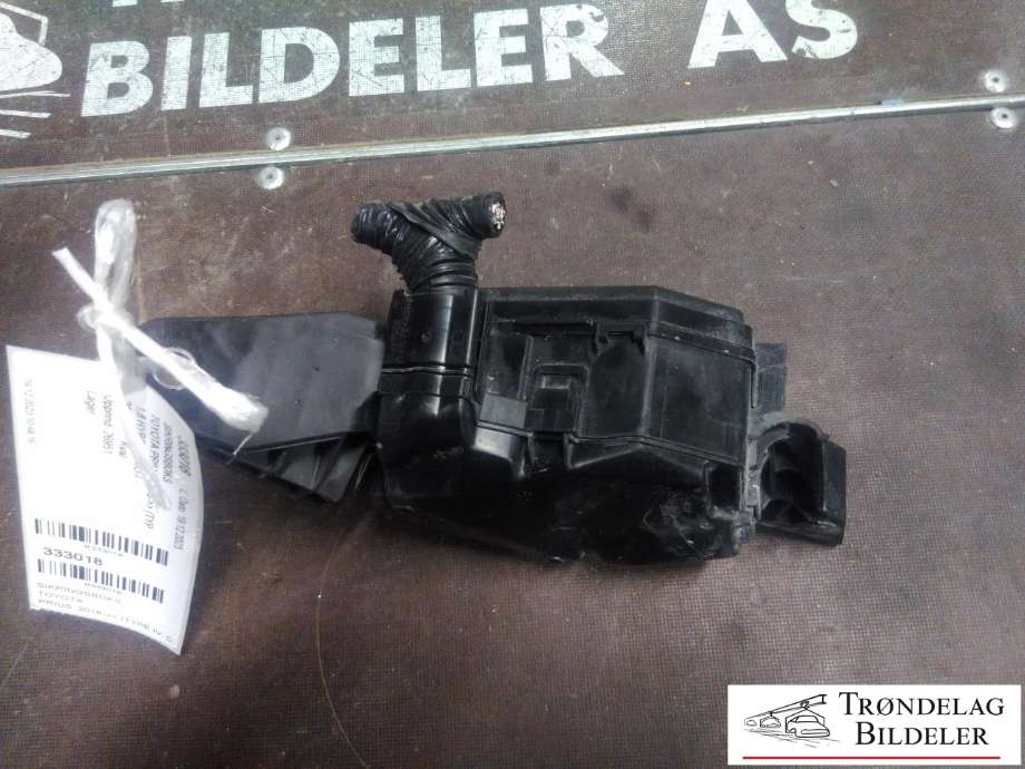 Sikringsboks til Toyota Prius 2016-2023 (Type IV) (combi) (combi) (8266047050|)
