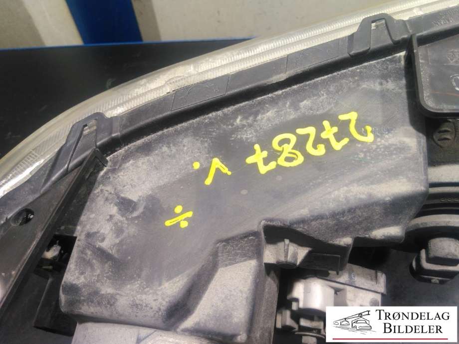 Frontlykt venstre xenon til Suzuki Grand Vitara 2005-2015 (Type III)  (35320-65J31|)