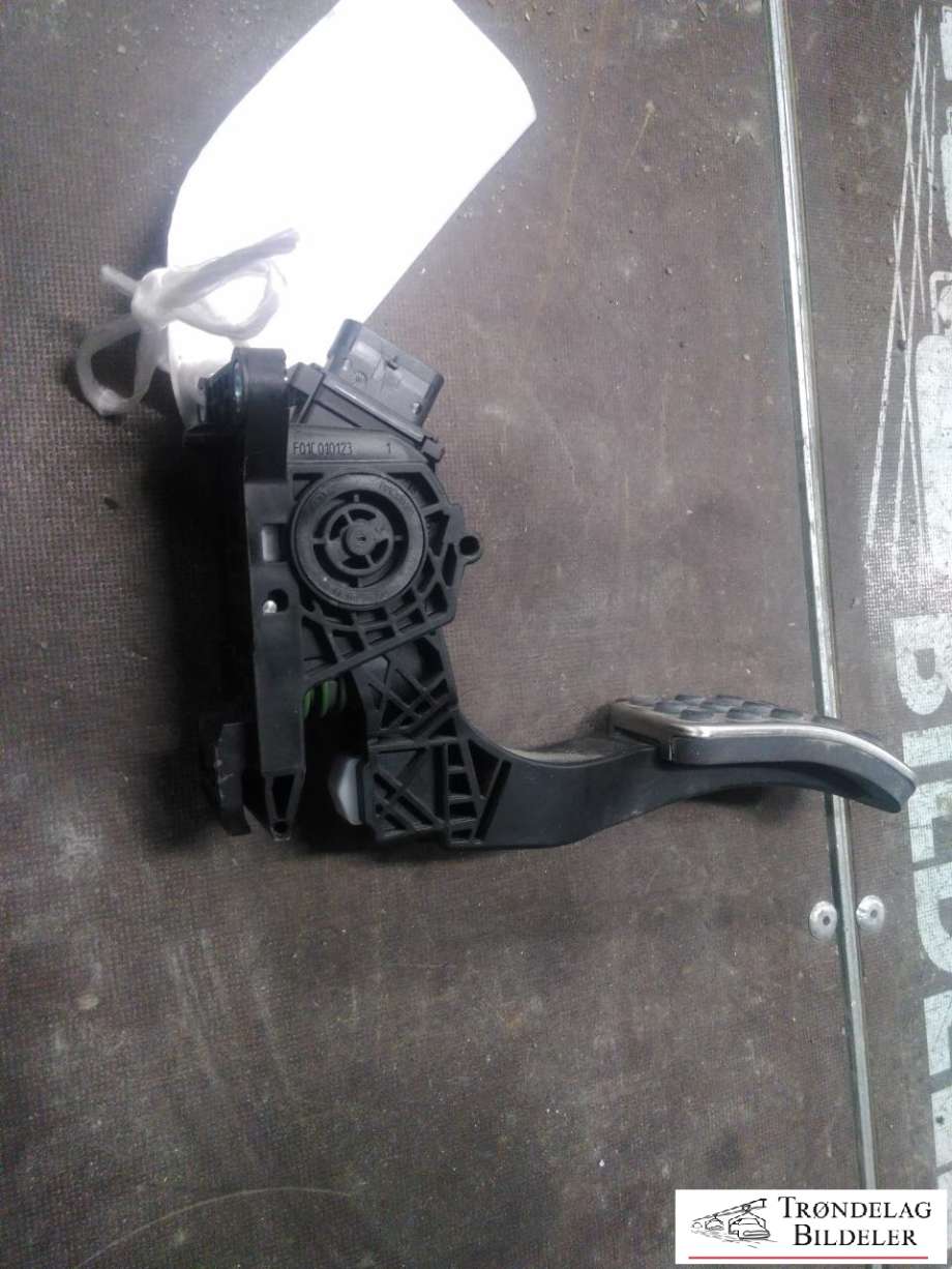Pedal gass til Mercedes V-Klasse 2014-->> (W447) (W447) (MERCEDES-BENZ|A 447 300 05 00|)