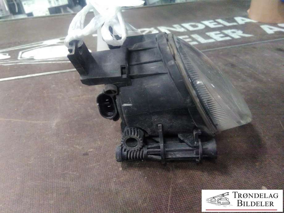 Tåkelykt høyre foran til Audi A3 2009-2012 (Type II, Fase 2)  (VALEO|89203962 RH|8E0 941 700|)