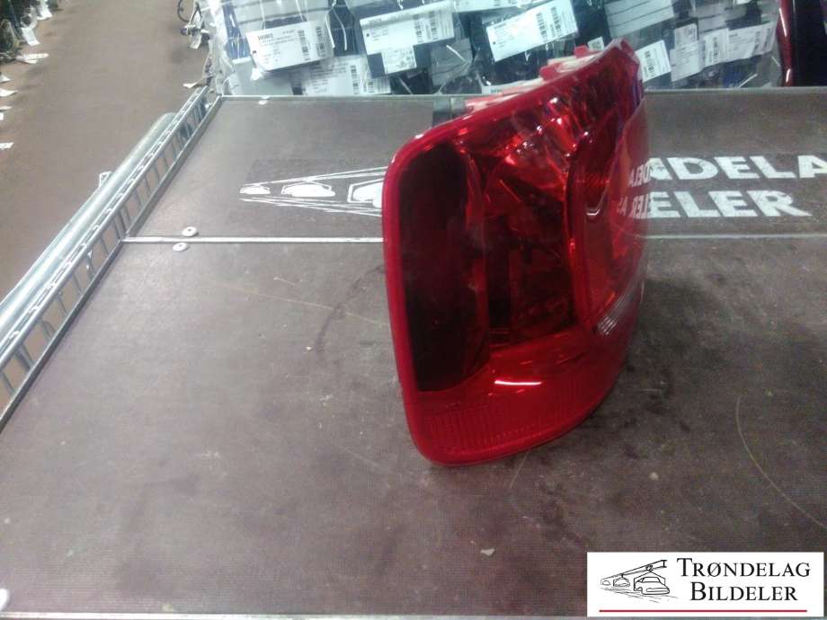 Baklykt venstre ytre til VW Touran 2010-2015 (Type I, Fase 3) (1T0 945 095 R|)