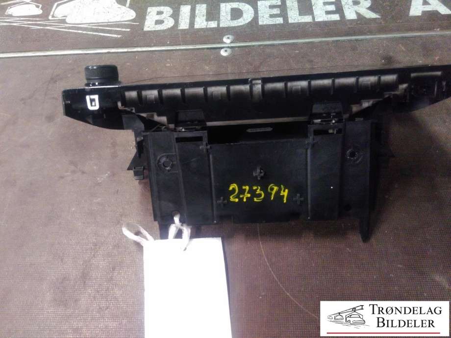 Bilstereo navigasjon skjerm til Peugeot Partner 2019-->> (Type III)  (98 345 773 ZD|3526.0702|)