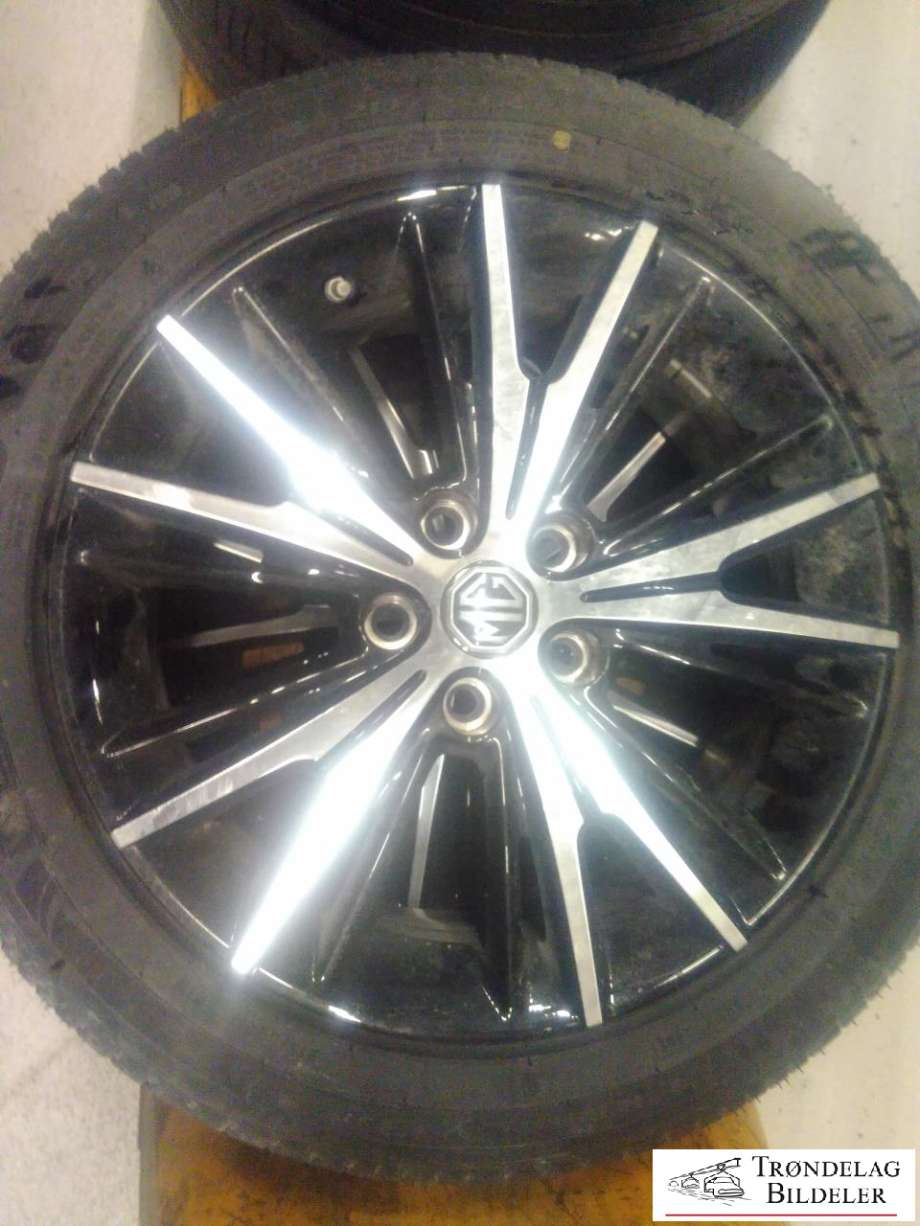 Hjulsett aluminium sommer til MG MG5, 2022-->>  (MICHELIN|215/50R17 5X112 7JX17 ET45 CB57.1MM)