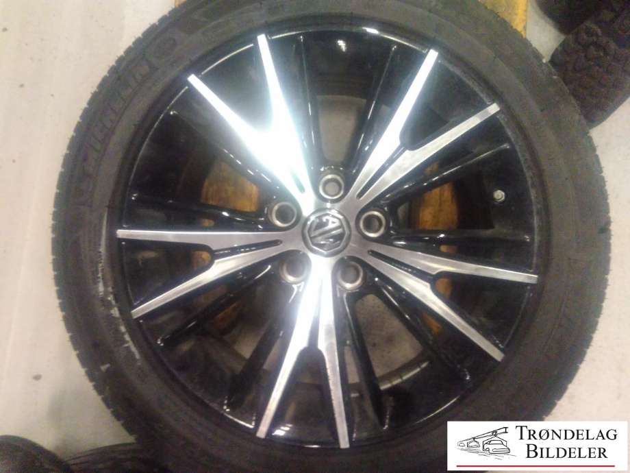 Hjulsett aluminium sommer til MG MG5 2022-->> (MICHELIN|215/50R17 5X112 7JX17 ET45 CB57.1MM|7MM MØNSTERDYBDE|PROD: 49-21)
