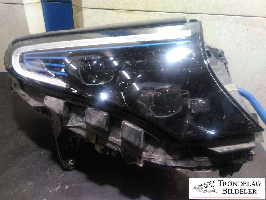 Frontlykt høyre full-LED til Mercedes EQC, 2019-->>  (A2939069400)